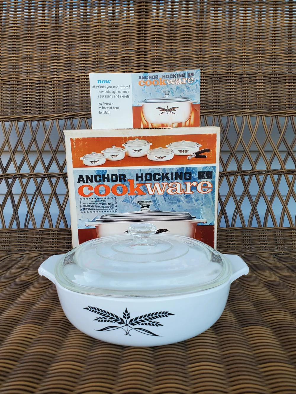 Vintage Anchor Hocking D2006/32 1 Qt Saucepan Black Wheat w/ Box MCM